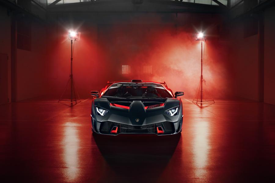  Lamborghini SC18 2018 года  (фото 8 из 12)